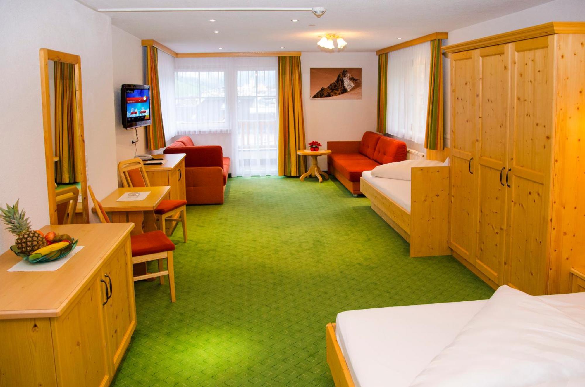 Hotel Garni Alpenblick Ischgl Quarto foto